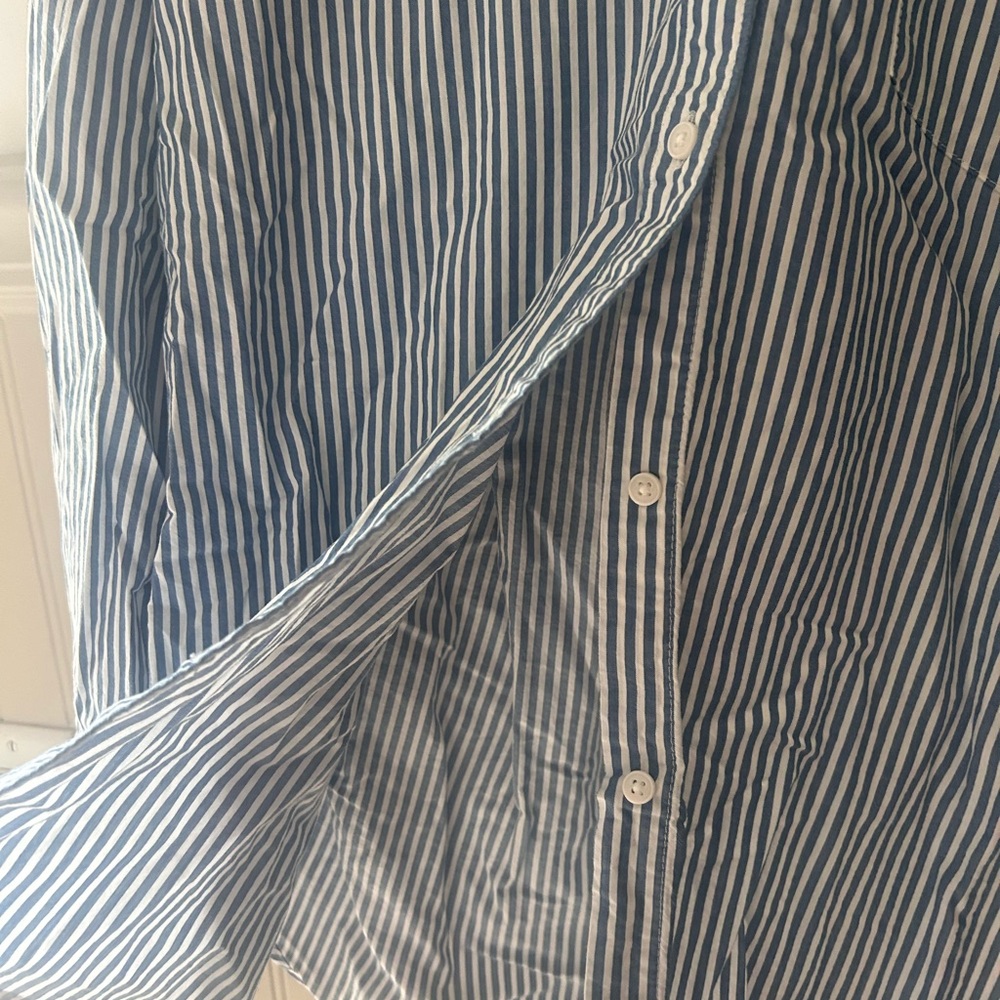 💙Old Navy Medium The Boyfriend Shirt Blue & White Striped Shirt - Picture 6 of 10